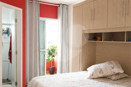 Sobrado à venda com 3 quartos, sendo 1 suíte,  em Vila Linda, Santo André, SP