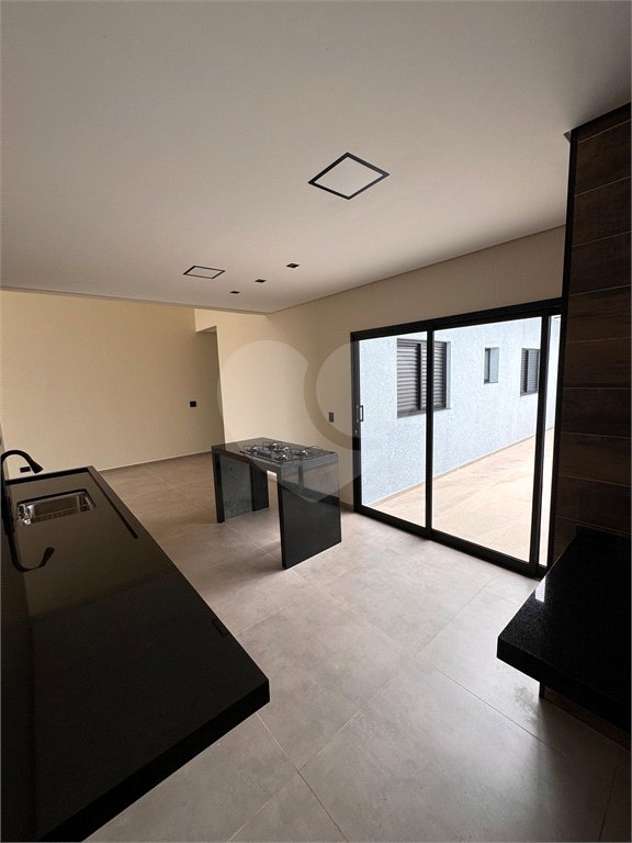 Casa à venda com 3 quartos, sendo 1 suíte, no condomínio Residencial Villagio Wanel, Sorocaba - SP