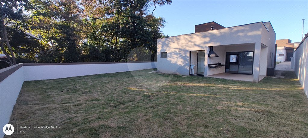 Casa à venda com 3 suítes no condomínio Reserva Ybyra, Atibaia - SP