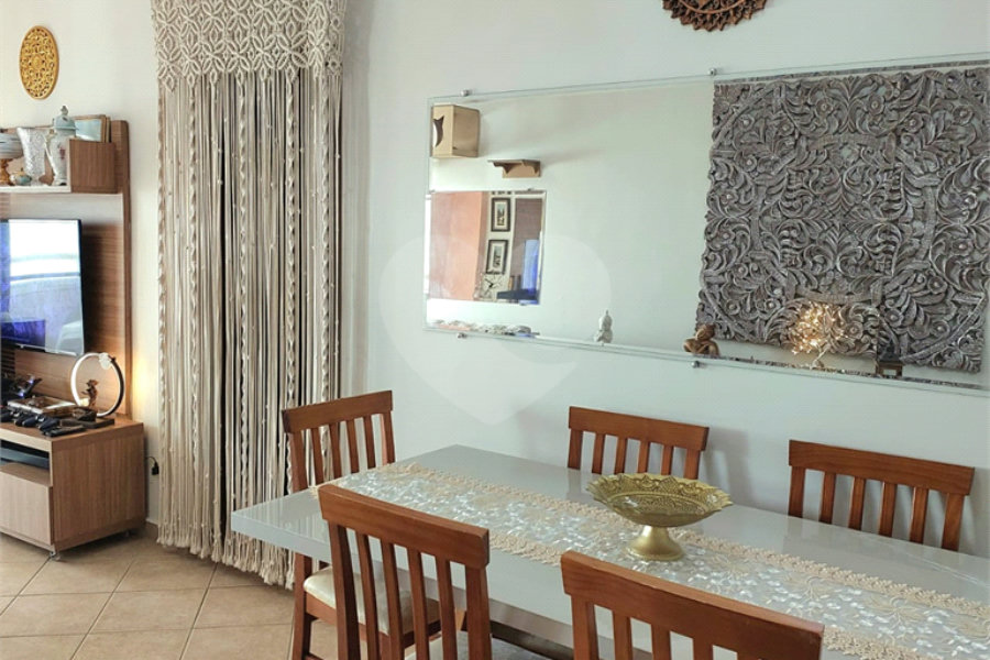 Apartamento à venda com 2 quartos, sendo 1 suíte,  em Vera Cruz, Mongaguá, SP