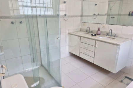 Casa à venda com 4 quartos, sendo 1 suíte, em Brooklin, São Paulo, SP
