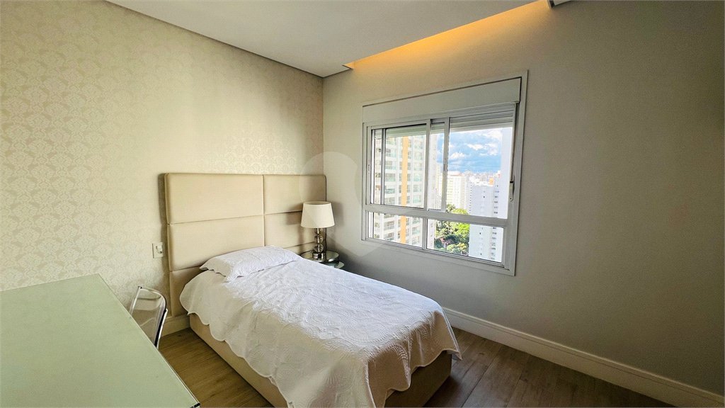 Apartamento à venda com 3 suítes em Campo Belo, São Paulo, SP