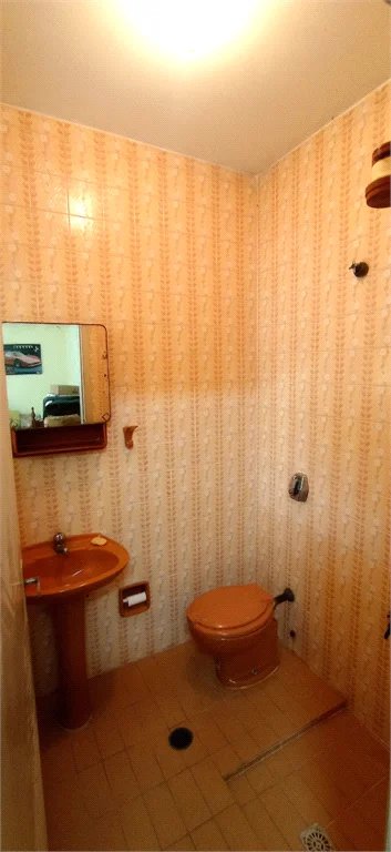 Sobrado à venda ou para alugar com 4 quartos, sendo 1 suíte,  em Brooklin Paulista, São Paulo, SP