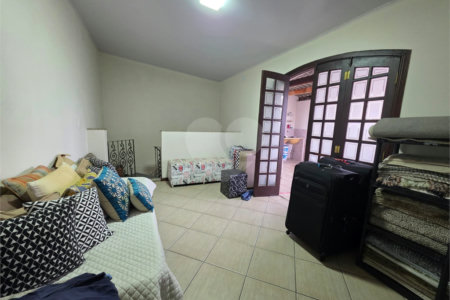 Sobrado à venda com 6 quartos, sendo 3 suítes, em Santa Teresinha, São Paulo, SP