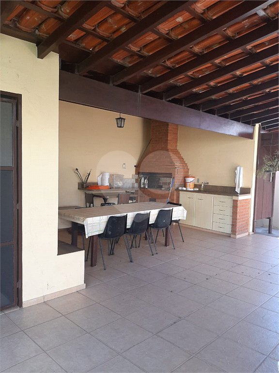 Casa à venda com 3 quartos, sendo 1 suíte, no Centro, Vinhedo, SP