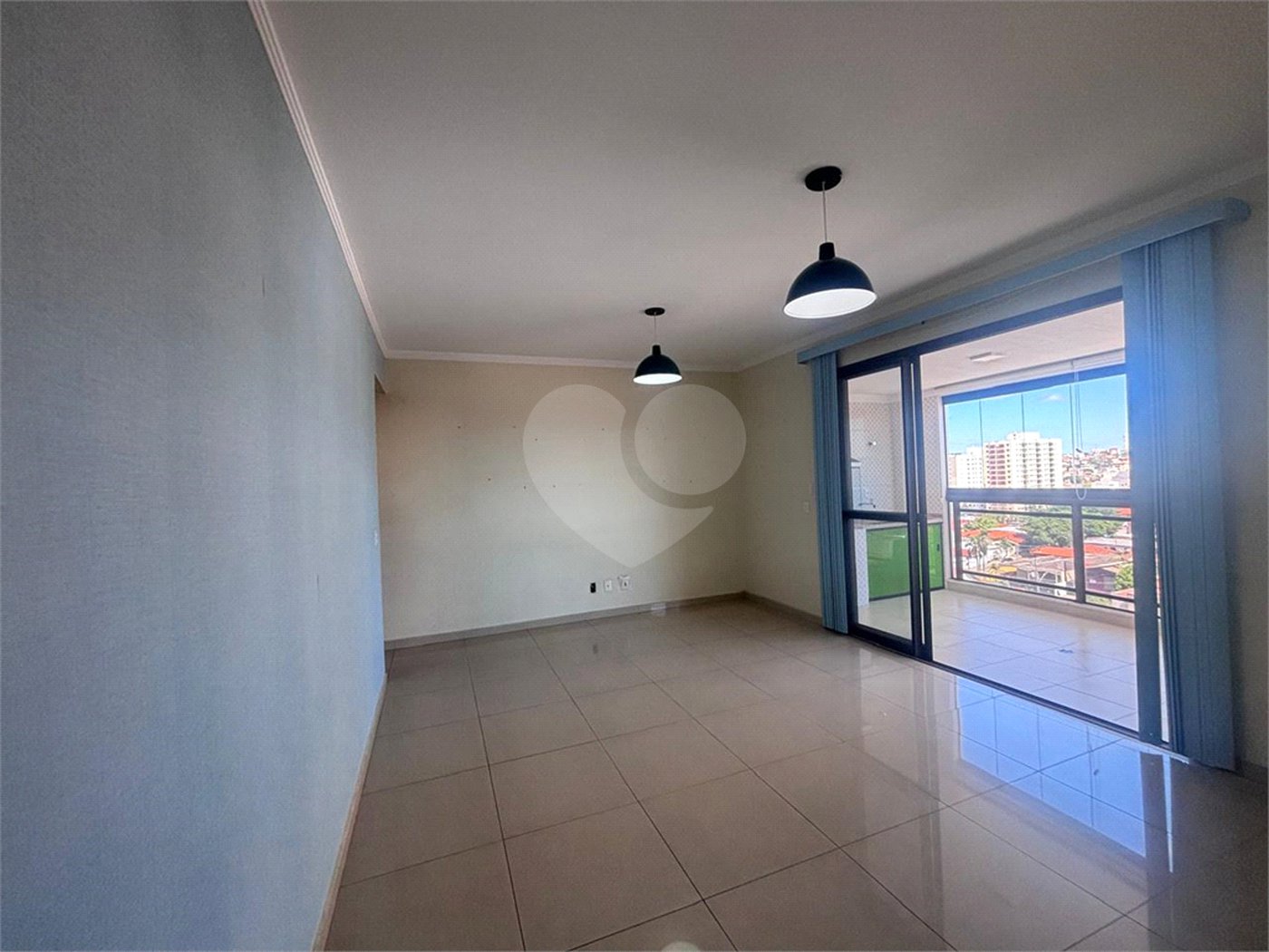 Apartamento à venda com 3 quartos, sendo 1 suíte,  em Vila Independência, Sorocaba, SP