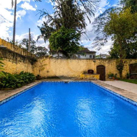 Casa à venda com 3 quartos, sendo 1 suíte, em Interlagos, São Paulo, SP