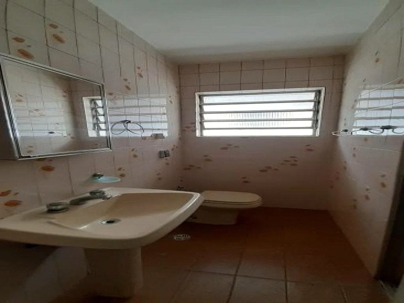 Casa à venda com 3 quartos, sendo 1 suíte, em Rio Pequeno, São Paulo, SP