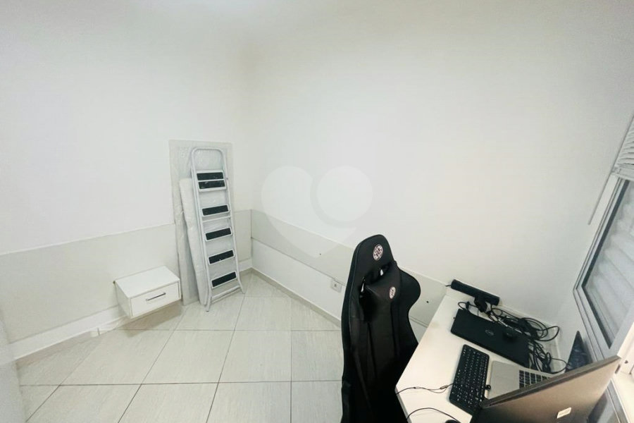 Casa à venda com 3 quartos, sendo 1 suíte,  no condomínio Rafaela I, São Paulo - SP