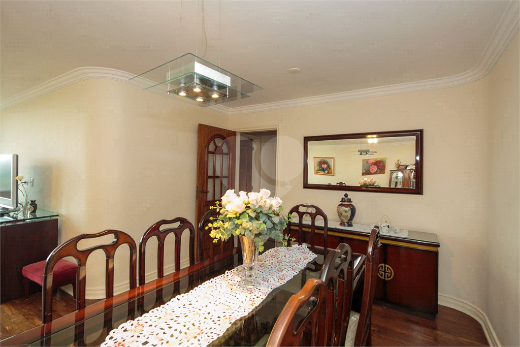Apartamento à venda com 4 quartos, sendo 1 suíte, em Alto da Boa Vista, São Paulo, SP