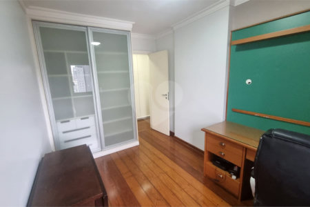 Apartamento à venda com 3 quartos, sendo 1 suíte,  em Indianópolis, São Paulo, SP