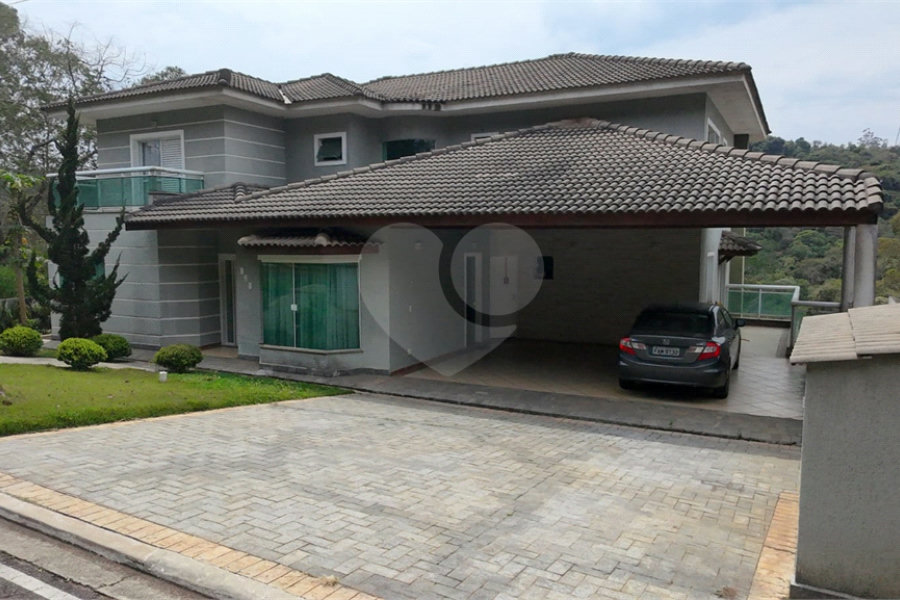 Casa à venda com 5 suítes no condomínio Suíça da Cantareira, Mairiporã - SP