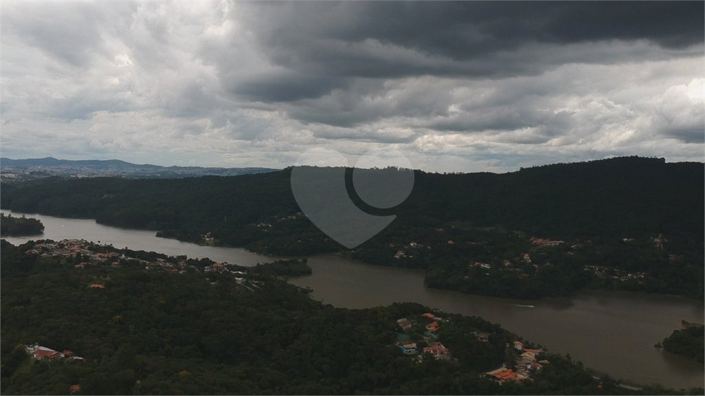 Casa à venda com 4 suítes no condomínio Loteamento Haras El Passo, Mairiporã - SP