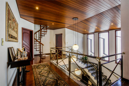 Casa à venda com 4 quartos, sendo 3 suítes, em City América, São Paulo, SP