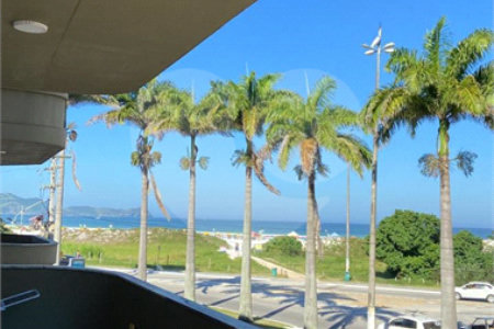 Apartamento à venda com 3 quartos, sendo 1 suíte,  em Vila Nova, Cabo Frio, RJ