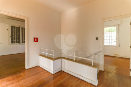 Casa à venda ou para alugar com 4 quartos, sendo 1 suíte,  em Pacaembu, São Paulo, SP