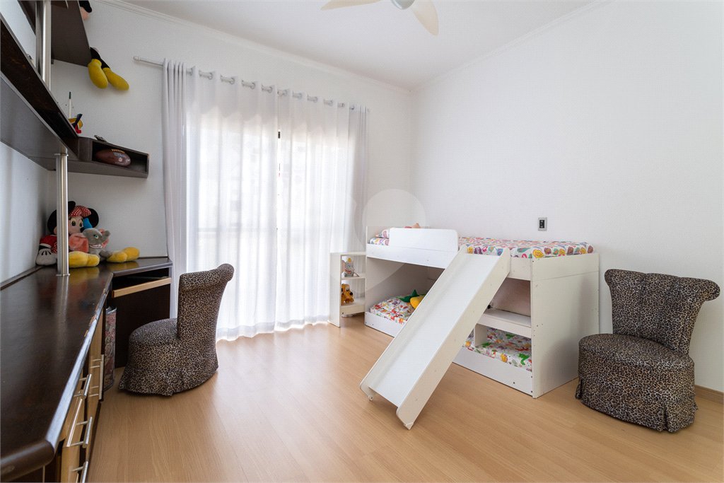 Casa à venda com 4 quartos, sendo 3 suítes, em Vila Mariana, São Paulo, SP