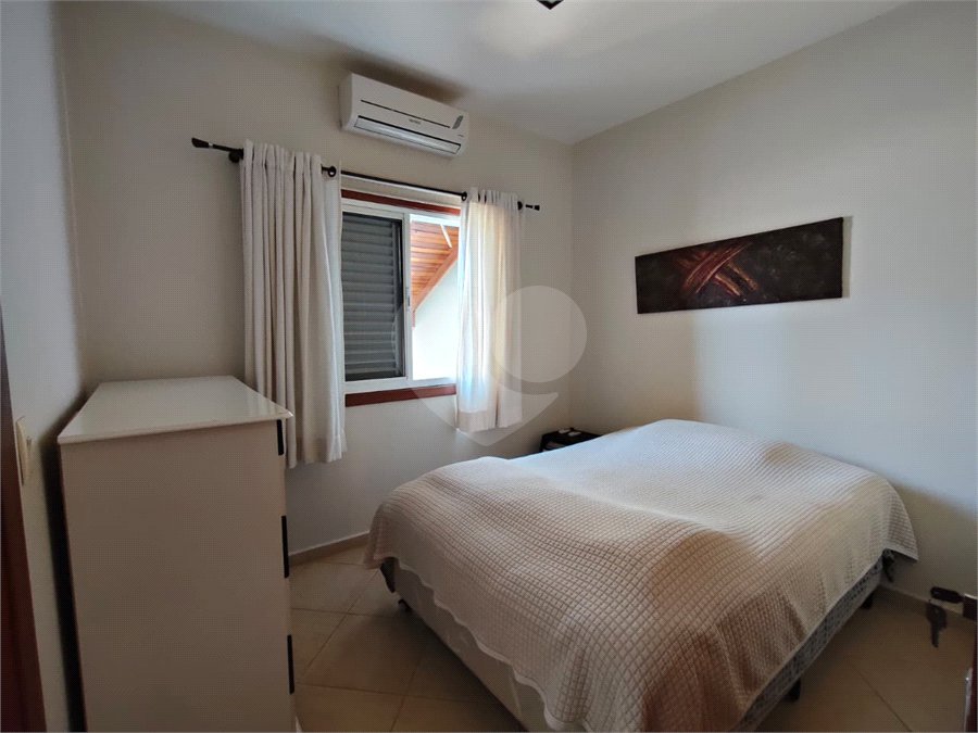 Casa à venda com 7 quartos, sendo 4 suítes, no condomínio Riviera de Santa Cristina XIII, Paranapanema - SP
