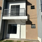 Casa à venda com 3 quartos, sendo 1 suíte, no condomínio Marselha IV, São Roque - SP