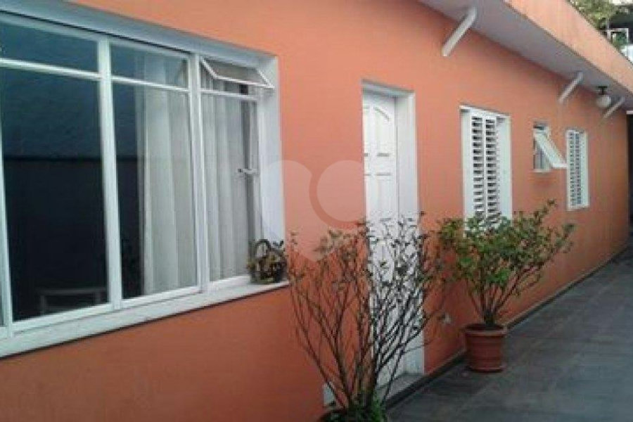 Casa Térrea à venda com 3 quartos, sendo 1 suíte, em Parque Peruche, São Paulo, SP