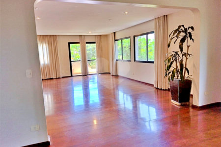 Apartamento à venda com 4 quartos, sendo 3 suítes,  em Vila Andrade, São Paulo, SP