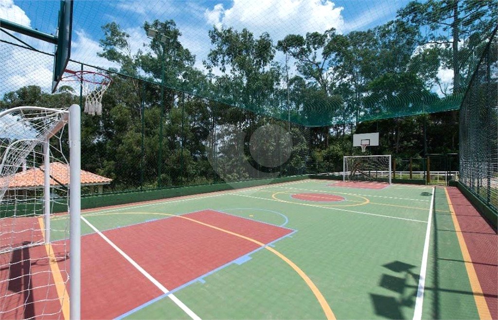 Sobrado à venda com 3 quartos em Jardim Petrópolis, Cotia, SP