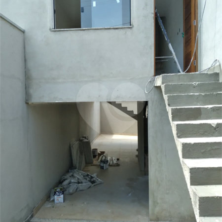 Sobrado à venda com 2 suítes em Vila Nivi, São Paulo, SP