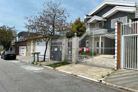 Sobrado à venda com 4 quartos, sendo 3 suítes,  em Vila Áurea, Poá, SP