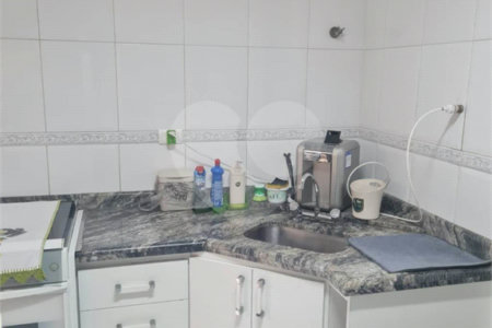 Casa à venda com 3 quartos, sendo 1 suíte, no condomínio Moradas do Ipê, São Paulo - SP