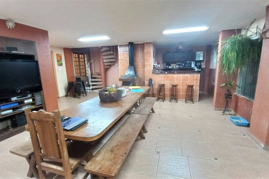 Sobrado à venda ou para alugar com 4 quartos, sendo 1 suíte,  em Santana, São Paulo, SP
