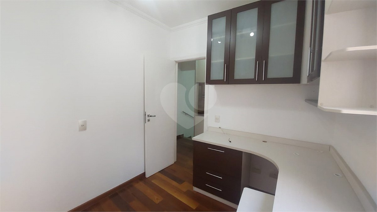 Casa para alugar com 3 quartos, sendo 1 suíte, no condomínio Santanna, São Paulo - SP