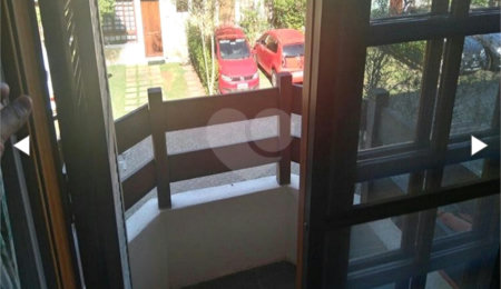 Casa à venda com 3 quartos, sendo 1 suíte,  no condomínio Flores de Laet, São Paulo - SP