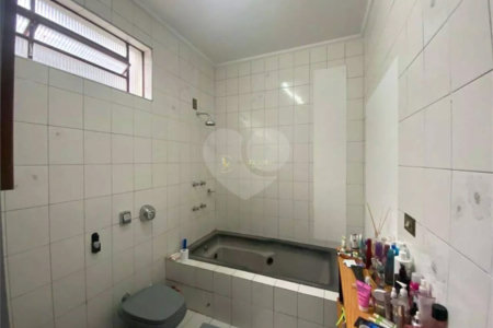 Sobrado à venda com 3 quartos, sendo 1 suíte, em Adalgisa, Osasco, SP