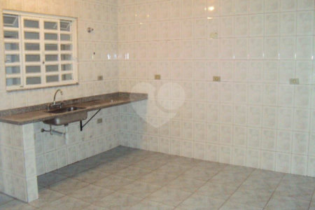 Sobrado à venda com 4 quartos em Parada Inglesa, São Paulo, SP