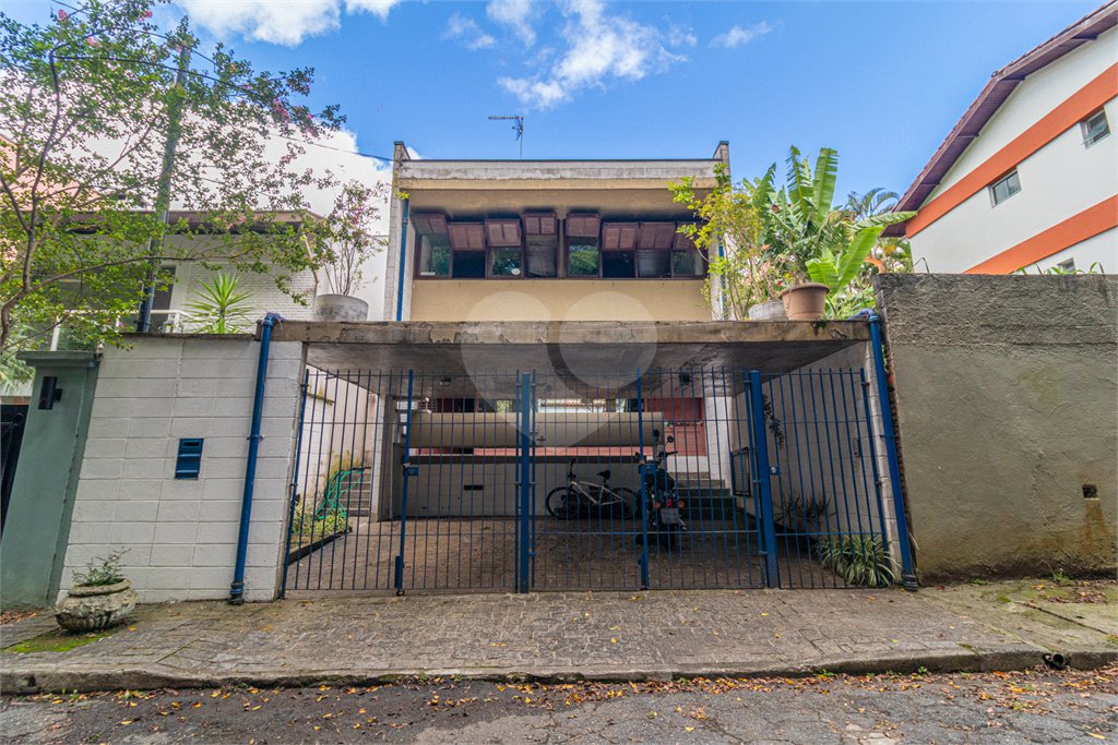 Casa de Vila à venda com 3 quartos, sendo 1 suíte, em Chácara Monte Alegre, São Paulo, SP