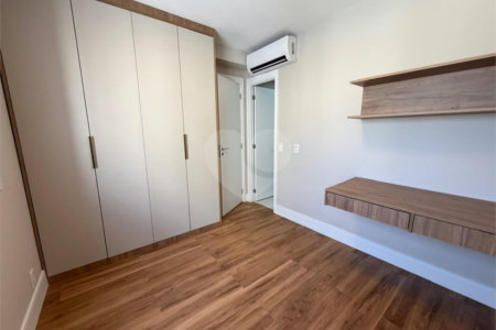 Apartamento à venda com 4 quartos, sendo 3 suítes, em Santo Amaro, São Paulo, SP