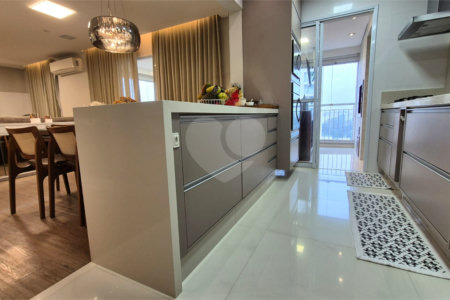 Apartamento à venda com 3 quartos, sendo 1 suíte,  em Jardim Arpoador, São Paulo, SP