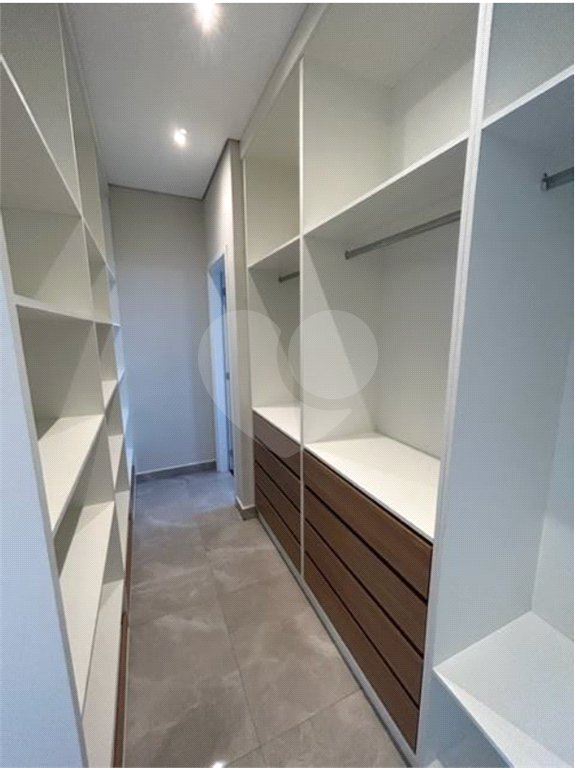 Casa à venda com 3 quartos, sendo 1 suíte, no condomínio Residencial Lagos D Icarai, Salto - SP