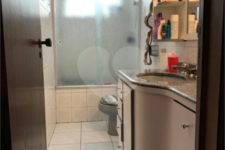 Casa à venda com 3 quartos, sendo 1 suíte,  em Bosque da Saúde, São Paulo, SP