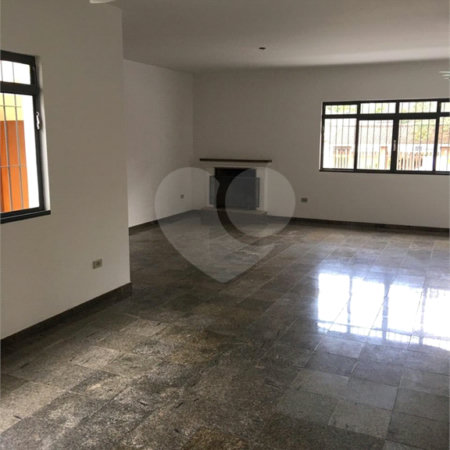 Casa à venda com 4 quartos, sendo 1 suíte, em Loteamento Loanda, Atibaia, SP
