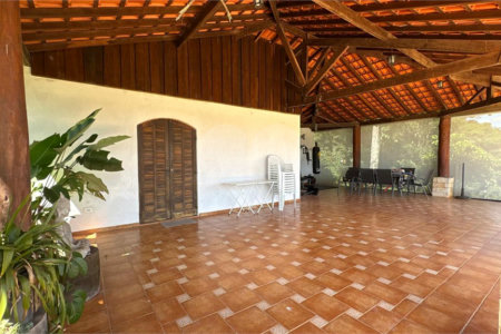 Sítio à venda com 4 quartos, sendo 2 suítes,  em Sorocamirim (canguera), São Roque, SP