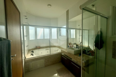 Casa à venda com 3 quartos, sendo 1 suíte,  no condomínio Lago da Serra, Araçoiaba da Serra - SP