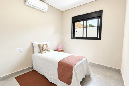 Indaiatuba - Casa condomínio Park Vista Real - AT : 200m - AC : 140m - Boiller Instalado - torneiras quentes - 3 quartos : sendo 1 suite - Suite - Ar Condicionado Samsung 12 Btu’s; arandelas de cabeceira , Dommus Closet . Esquadria , porta automática . 2 Quartos - Ar Condicionado Samsung 9 Bt