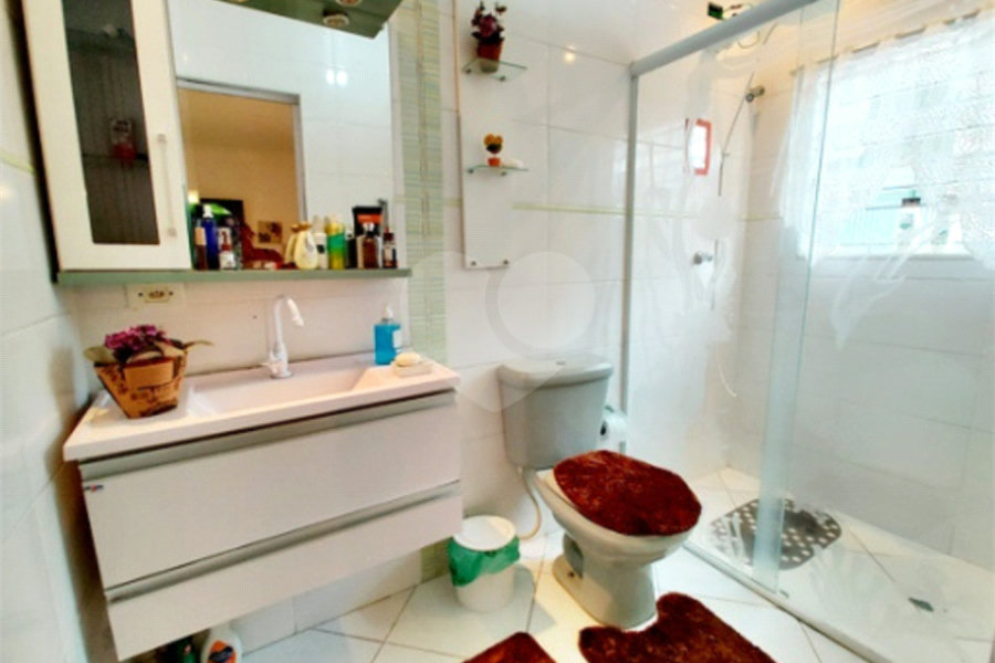 Sobrado à venda com 3 quartos, sendo 1 suíte, em Conjunto Residencial Vista Verde, São Paulo, SP