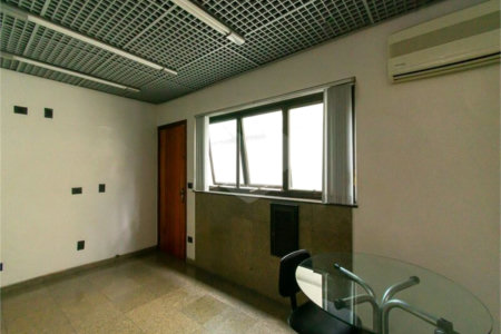 Casa à venda com 8 quartos, sendo 2 suítes, em Indianópolis, São Paulo, SP