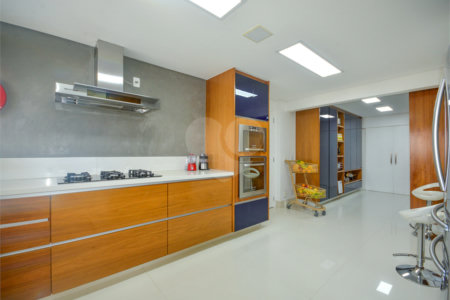 Apartamento à venda com 4 suítes,  em Vila Uberabinha, São Paulo, SP