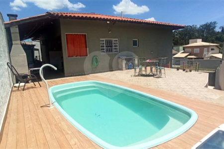 Casa à venda com 3 quartos, sendo 1 suíte, em Vila Capuava, Valinhos, SP