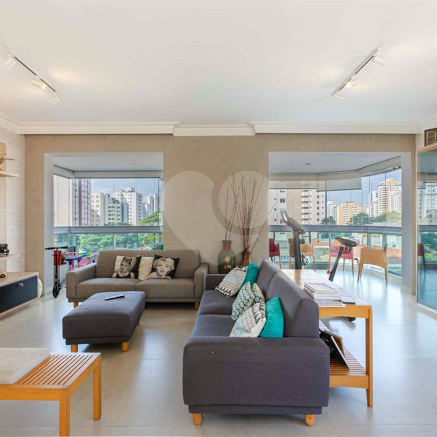 Apartamento à venda com 3 suítes em Vila Anglo Brasileira, São Paulo, SP