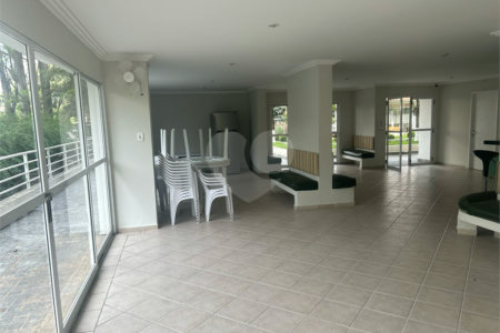 Apartamento à venda com 3 quartos, sendo 1 suíte,  em Vila Andrade, São Paulo, SP