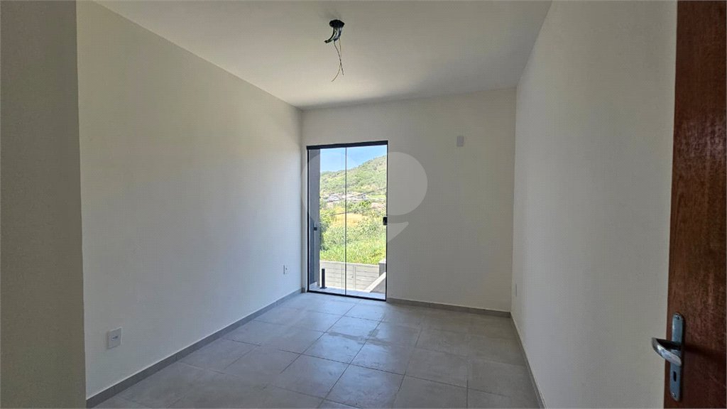 Casa à venda com 2 quartos no condomínio Mirela, Rio de Janeiro - RJ